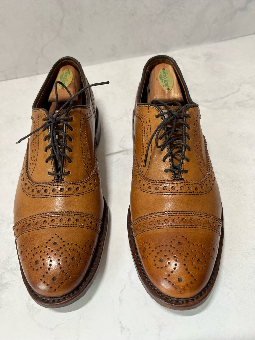 Allen Edmonds Strand 1635 Walnut Brogue Cap Toe Oxford Shoes Men 8 D w/ Trees